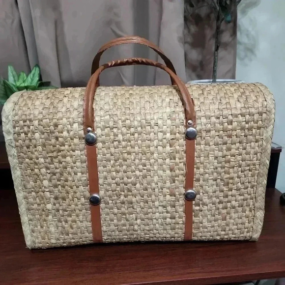 Vintage Woven Huge Straw Bag.  Made in Gutamala - Picture 12 of 12